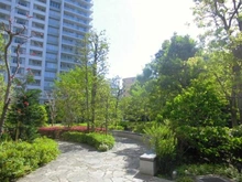 【埼玉県/さいたま市大宮区下町】グランドミッドタワーズ大宮 スカイタワー 敷地内：グランドガーデン