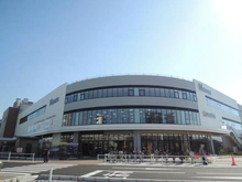 【埼玉県/さいたま市中央区上落合】パークシティ大宮セントラルタワー 島忠ホームズさいたま中央店（現地より約379m）