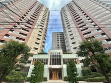 【埼玉県/さいたま市大宮区吉敷町】THE OMIYA TOWERS TOWER EAST 外観：左側が対象物件