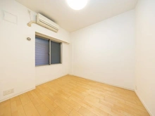 【埼玉県/さいたま市中央区上落合】パークスクエアさいたま新都心 エアーズコート 洋室：共用廊下側：約5.0帖