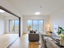 【埼玉県/さいたま市南区文蔵】ヒルズ南浦和パークグランステージ リビング・ダイニング：洋室6帖の引戸開放時