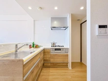 【埼玉県/さいたま市南区文蔵】ヒルズ南浦和パークグランステージ キッチン：L型のオープンキッチン