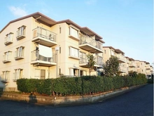 【神奈川県/秦野市鶴巻南】鶴巻ガーデンシティひかりの街　A号棟 外観