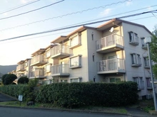 【神奈川県/秦野市鶴巻南】鶴巻ガーデンシティひかりの街　A号棟 外観