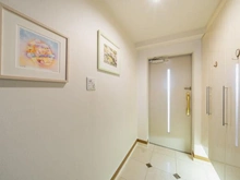 【東京都/八王子市大和田町】グランシティレイディアントアクアヴィータ 玄関：家具調度品は価格に含まれません