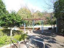 【東京都/八王子市大塚】エフヴェール・ヒルズ エアリーコート 大塚なかおね公園（現地より約110m）：