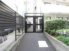 【東京都/立川市曙町】ベルシャトゥ立川 アプローチ