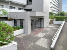 【東京都/八王子市南大沢】グリーンコープ南大沢 5号棟 エントランス