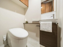 【神奈川県/横浜市西区宮崎町】プレシス横濱紅葉坂 トイレ：（※家具・調度品等は販売価格に含まれておりません）