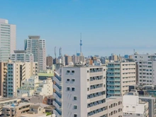 【東京都/文京区千石】クレヴィア文京千石 眺望：スカイツリーが望めます（ズームあり）※天候による