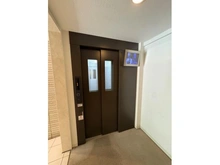 【東京都/文京区本駒込】プリマシュロス文京本駒込 共用部：監視カメラ付きエレベーター