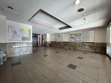 【埼玉県/越谷市大字西方】エフローレ新越谷ロイヤルガーデン エントランス