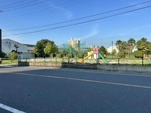 【埼玉県/越谷市大字西方】エフローレ新越谷ロイヤルガーデン 野球場前公園（現地より約550m）：