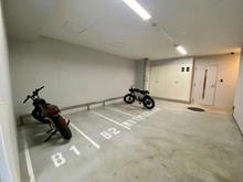 【大阪府/大阪市中央区南船場】エステムプラザ南船場レジスタ 敷地内：バイク置き場