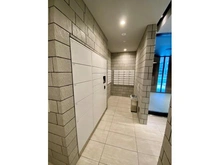 【大阪府/大阪市中央区南船場】エステムプラザ南船場レジスタ メールBOX・宅配BOX