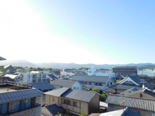 【京都府/京都市上京区上塔之段町】ジオ京都御所北 眺望：玄関窓からの眺望（北西方向）