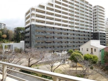 【大阪府/枚方市伊加賀北町】枚方ガーデンアイランズC棟 眺望：バルコニーから（東方向）