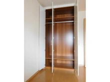 【大阪府/枚方市伊加賀北町】枚方ガーデンアイランズC棟 収納：洋室約5.4帖のクローゼット