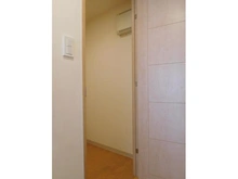 【大阪府/枚方市伊加賀北町】枚方ガーデンアイランズC棟 収納：納戸約1.6帖