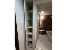 【東京都/墨田区文花】アデニウム押上 収納：洗面所収納