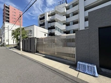 【愛知県/名古屋市瑞穂区駒場町】プラウド瑞穂桜山 駐車場シャッターゲート