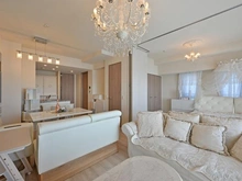 【愛知県/春日井市上条町】プラウドタワー春日井 リビング・ダイニング：(右)洋室