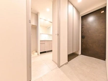 【東京都/港区新橋】プラウド新虎通り 玄関