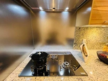 【東京都/港区南麻布】グランスイート広尾 キッチン：三口コンロ