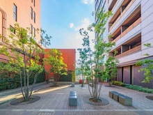 【東京都/港区麻布台】グランスイート麻布台ヒルトップタワー 敷地内