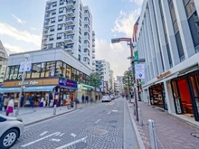 【東京都/港区三田】パークコート麻布十番ザ・タワー  十番商店街（現地より約250m）