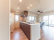 【神奈川県/横浜市磯子区汐見台】クレストレジデンス横浜　SKY VIEW SHIOMIDAI キッチン