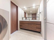 【神奈川県/横浜市磯子区汐見台】クレストレジデンス横浜　SKY VIEW SHIOMIDAI 洗面室