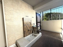 【神奈川県/横浜市磯子区汐見台】クレストレジデンス横浜　SKY VIEW SHIOMIDAI 共用施設：ペット足洗い場