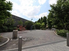 【神奈川県/川崎市宮前区宮前平】プラウドシティ宮崎台 ウエストコート さくら公園（現地より約120m）