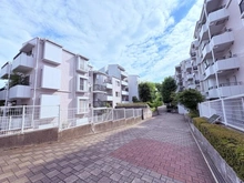 【神奈川県/横浜市中区仲尾台】ヴィルヌーブ横浜山手 敷地内