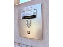 【神奈川県/横浜市中区仲尾台】ヴィルヌーブ横浜山手 エントランス：オートロック