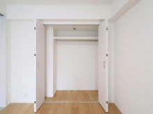 【神奈川県/横浜市南区山王町】コスモ吉野町駅前 洋室