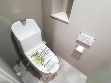 【神奈川県/横浜市南区山王町】コスモ吉野町駅前 トイレ