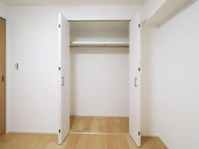 【神奈川県/横浜市南区山王町】コスモ吉野町駅前 洋室