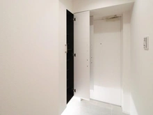 【神奈川県/横浜市南区山王町】コスモ吉野町駅前 玄関