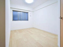 【神奈川県/横浜市港南区大久保】クレッセント上大岡ヴューズテラス サービスルーム（納戸）