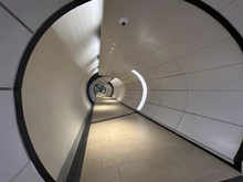 【神奈川県/横浜市磯子区磯子台】ブリリアシティ横浜磯子 D棟 共用部：グランドエレベーター入口