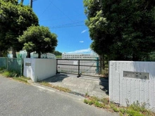 【神奈川県/横浜市磯子区磯子台】ブリリアシティ横浜磯子 D棟 横浜市立汐見台中学校（現地より約610m）