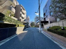 【東京都/新宿区市谷左内町】コート市ヶ谷 前面道路