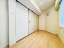 【東京都/新宿区四谷】ロイヤルハイツ新宿御苑 洋室