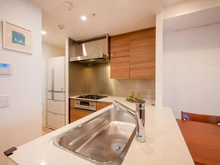 【東京都/新宿区富久町】富久クロスコンフォートタワー キッチン