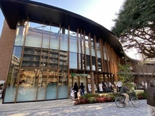 【東京都/三鷹市下連雀】プラウドシティ吉祥寺 E棟  マルエツプラウドシティ吉祥寺店（現地より約10m）：敷地内別棟