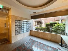 【東京都/新宿区市谷左内町】コート市ヶ谷 エントランス