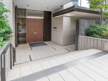 【東京都/新宿区市谷仲之町】プラウド市谷仲之町ヒルトップ エントランス