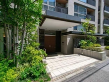 【東京都/新宿区市谷仲之町】プラウド市谷仲之町ヒルトップ エントランス